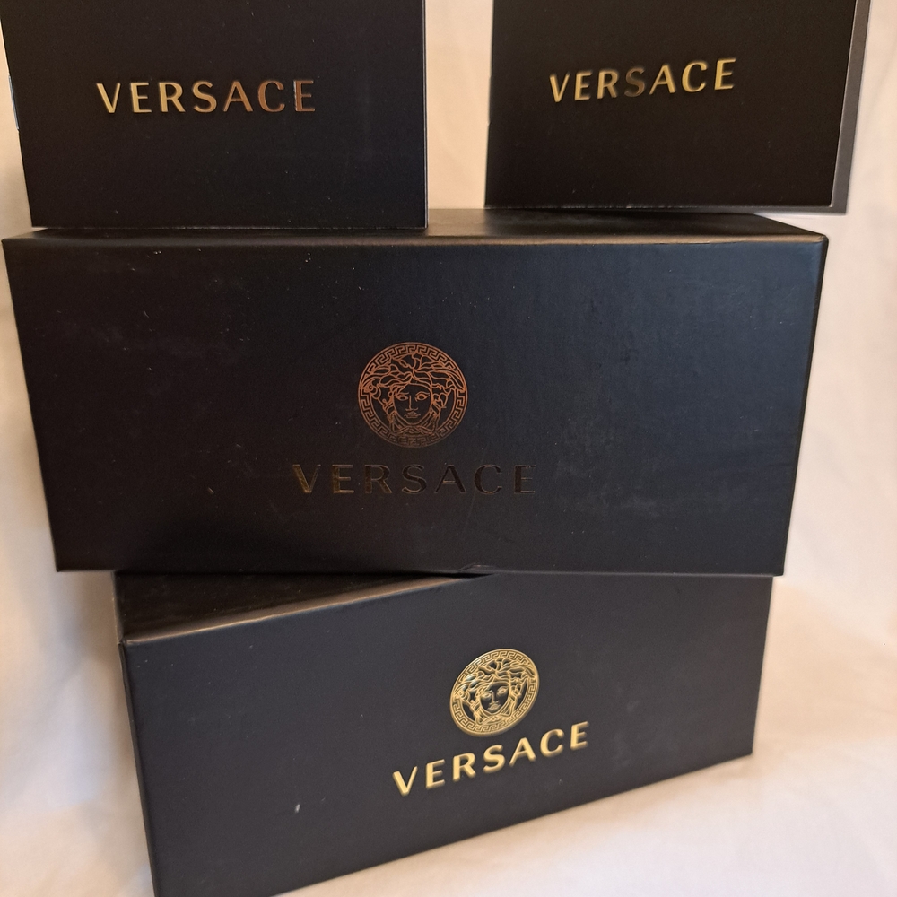 Versace Black and Gold Box Set - Picture 8 of 10